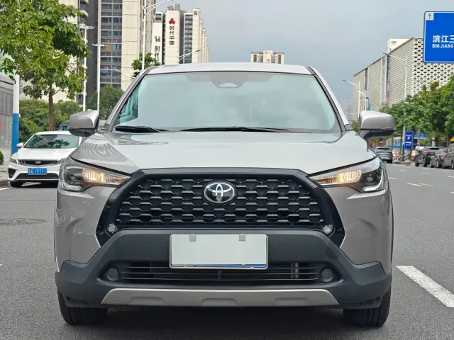 Toyota Corolla Cross — Фото автомобиля 2
