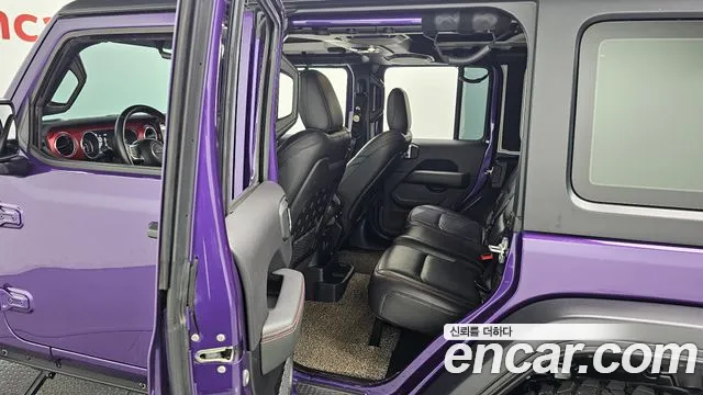 Jeep Wrangler — Фото автомобиля 27