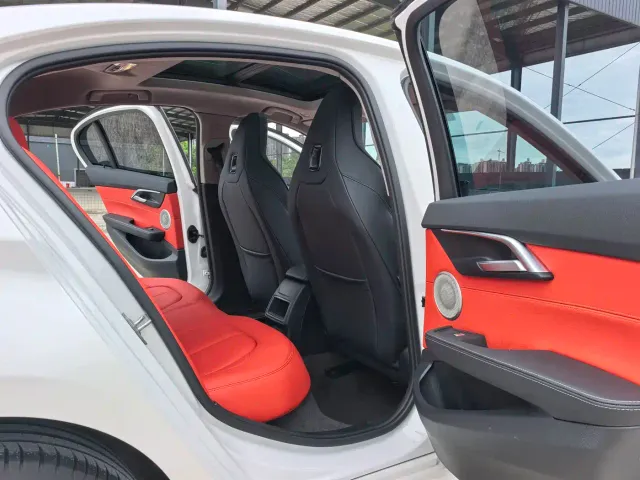 BMW 1 Series — Фото автомобиля 10