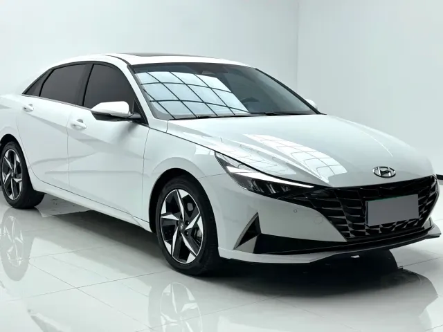 Hyundai Elantra — Фото автомобиля 2