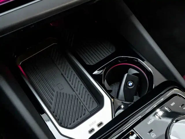 BMW BMW 5 Series 2026 BMW 530Li Year of the Horse Edition — Фото автомобиля 21