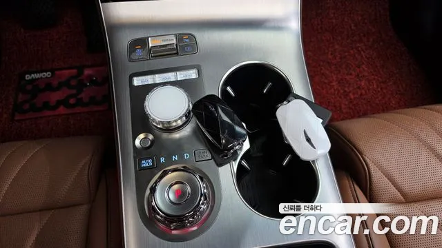 Genesis GV70 — Фото автомобиля 12
