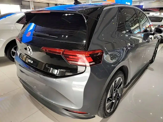 Volkswagen ID.3 — Фото автомобиля 6