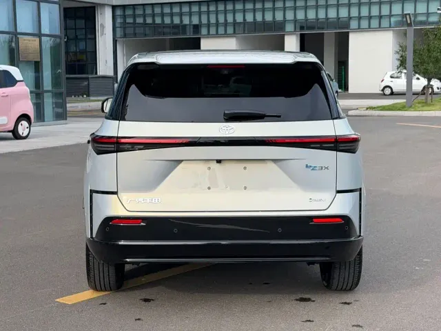 Toyota BoZhi 3X — Фото автомобиля 5