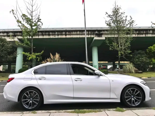 BMW BMW 3 Series 2022 325Li M Sport Package — Фото автомобиля 4