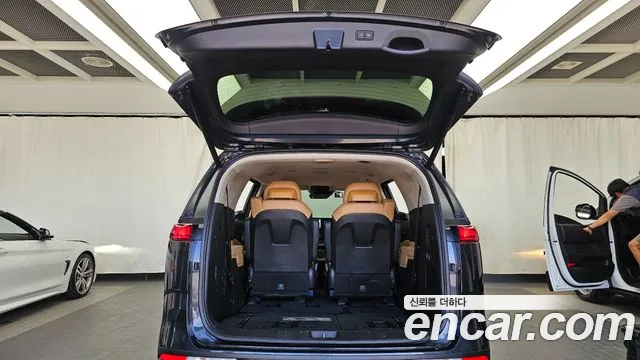 Kia Carnival Generation 4 — Фото автомобиля 20