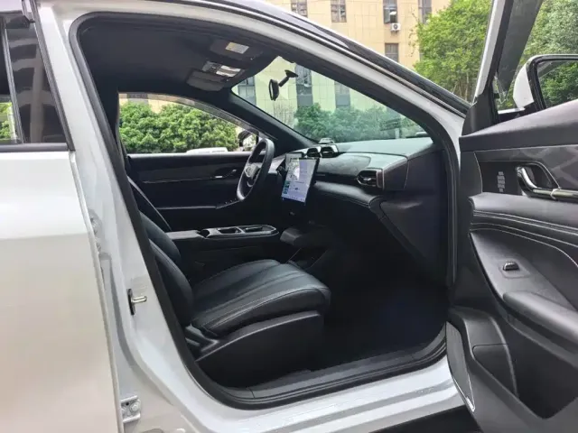 Dongfeng Aeolus Dongfeng Fengshen L7 2025 Model 518 Comfort Champion Edition — Фото автомобиля 7