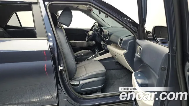 Hyundai Venue — Фото автомобиля 16
