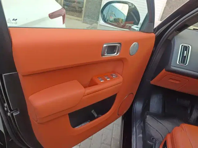 Li Auto L8 — Фото автомобиля 7