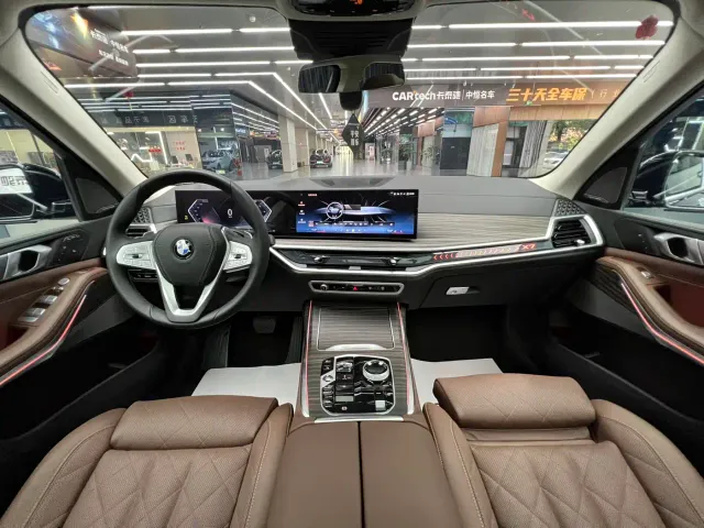 BMW X7 — Фото автомобиля 21