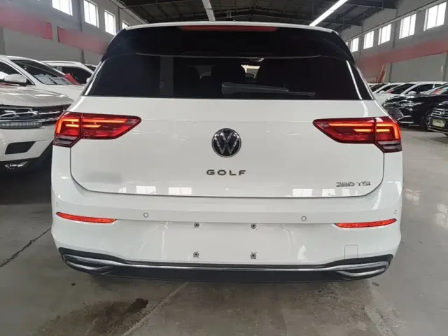 Volkswagen Golf — Фото автомобиля 5