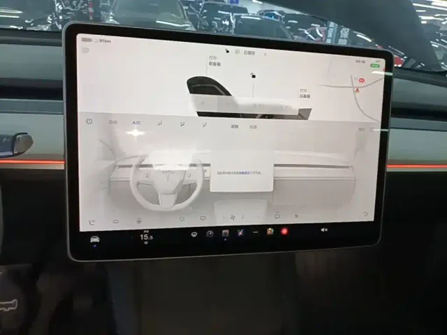 Tesla Model Y — Фото автомобиля 8