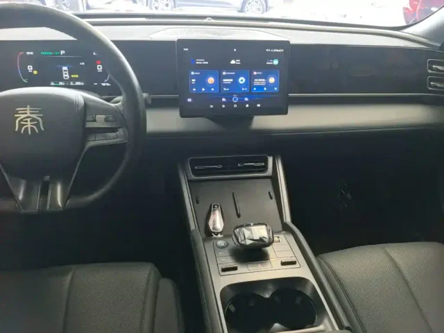 BYD Qin L — Фото автомобиля 12