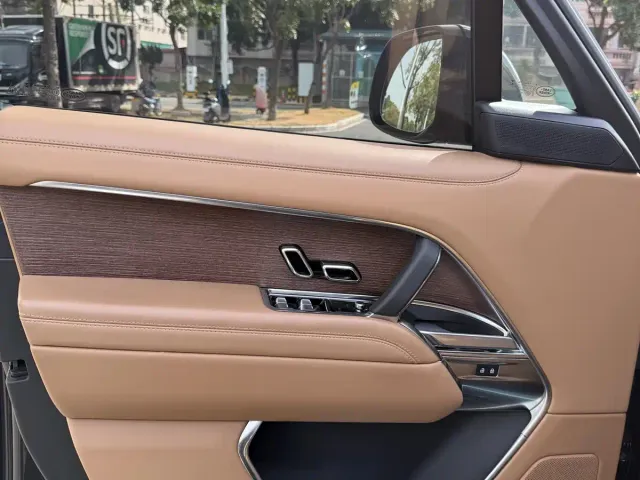 Land Rover Range Rover — Фото автомобиля 8