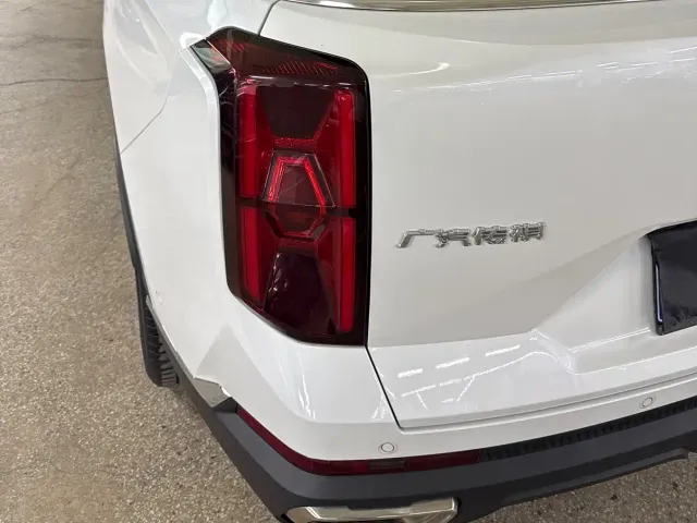 GAC Trumpchi GS8 — Фото автомобиля 5