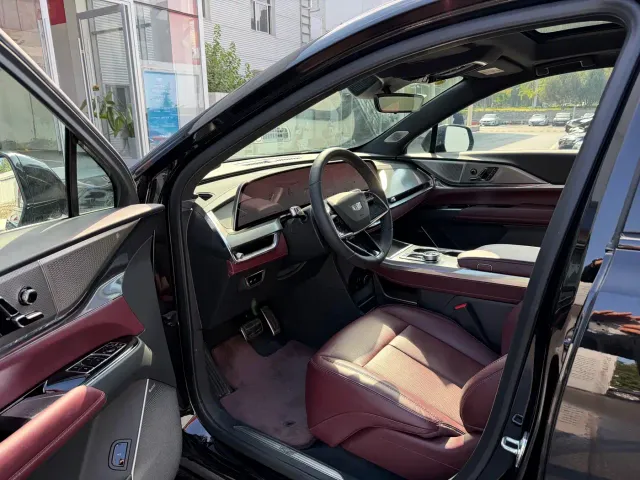 Cadillac XT5 PHEV — Фото автомобиля 4