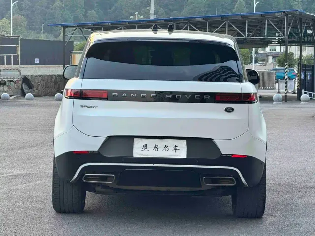Land Rover Range Rover Sport — Фото автомобиля 8