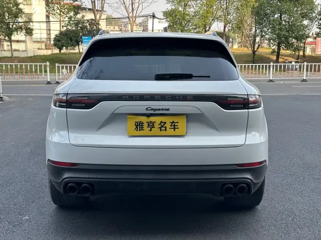 Porsche Cayenne — Фото автомобиля 16
