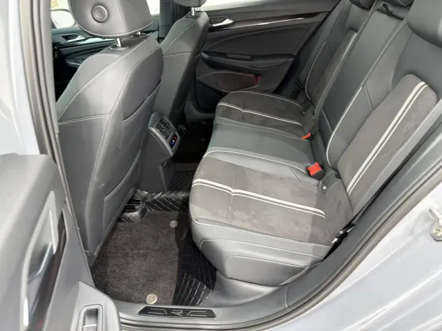 Volkswagen Golf — Фото автомобиля 14
