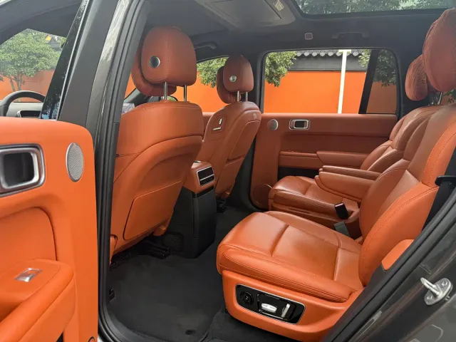 Li Auto L9 — Фото автомобиля 11