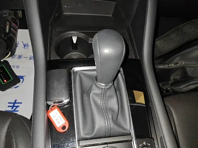 Mazda Axela — Фото автомобиля 13