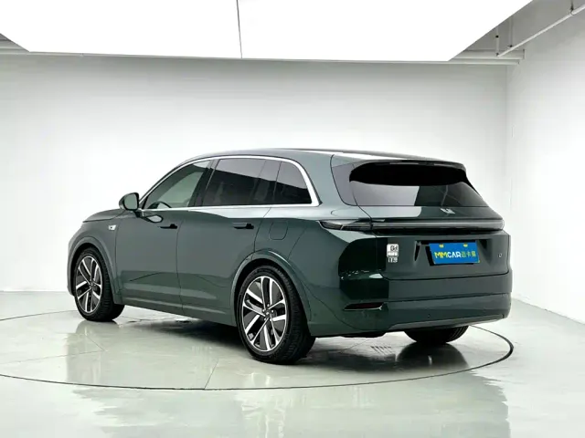 Li Auto L7 — Фото автомобиля 4