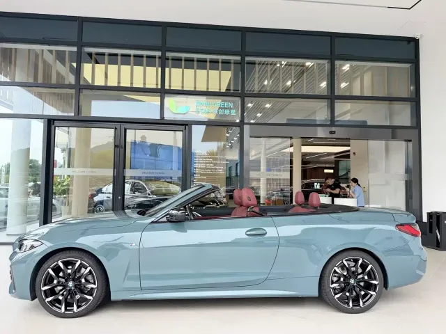 BMW BMW 4 Series 2024 430i Convertible M Sport Shadow Edition — Фото автомобиля 2