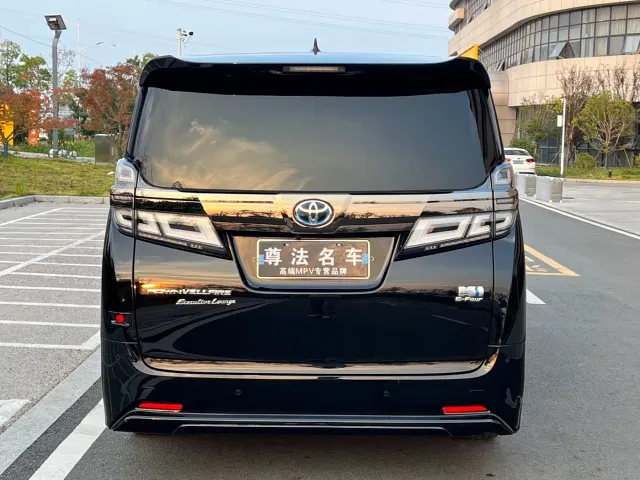 Toyota Vellfire — Фото автомобиля 5