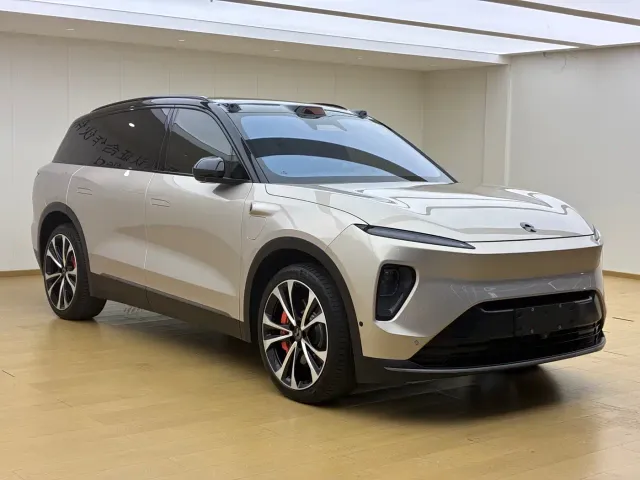 Nio ES8 — Фото автомобиля 3
