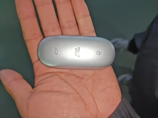 Li Auto MEGA — Фото автомобиля 8