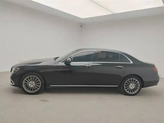 Mercedes-Benz Mercedes-Benz E-Class 2022 E 260 L Sport 4MATIC — Фото автомобиля 13