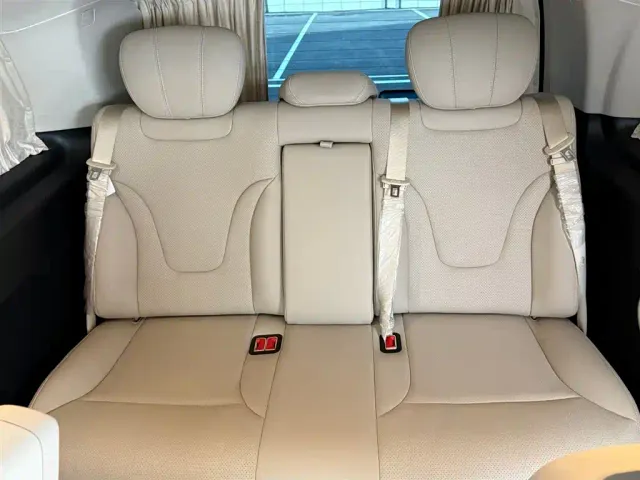 Mercedes-Benz V-Class — Фото автомобиля 24