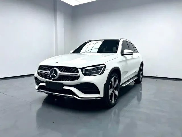 Фотография автомобиля — Mercedes-Benz GLC-Class