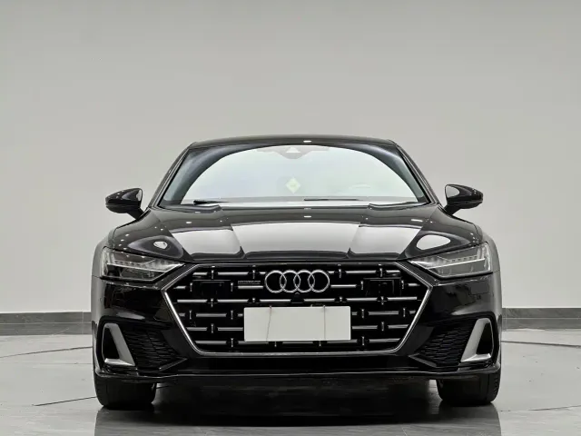 Audi A7L — Фото автомобиля 2