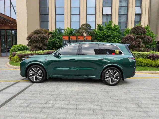 Li Auto L9 — Фото автомобиля 6