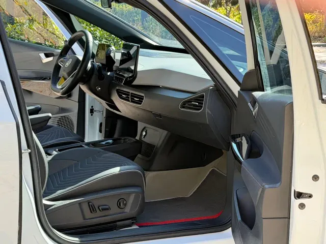 Volkswagen ID.3 — Фото автомобиля 9