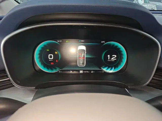 Roewe iMAX8 — Фото автомобиля 11