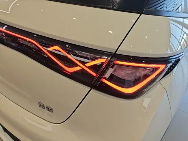 BYD Dolphin — Фото автомобиля 7