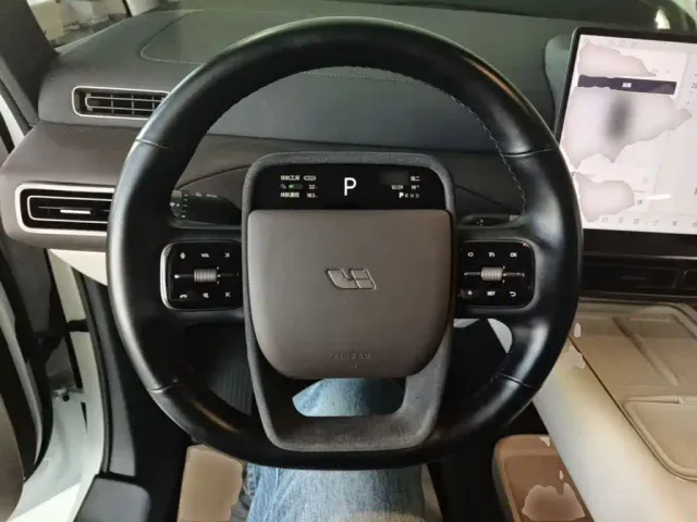 Li Auto MEGA — Фото автомобиля 10