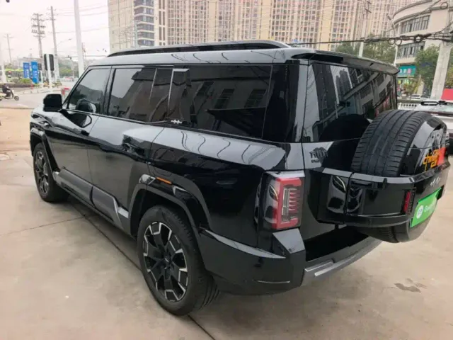 BYD FangChengBao Leopard 8 — Фото автомобиля 4