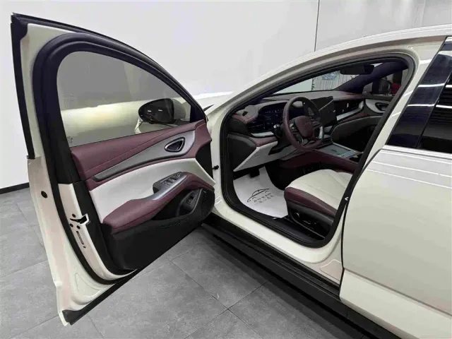 BYD Seal 07 DM-i — Фото автомобиля 5