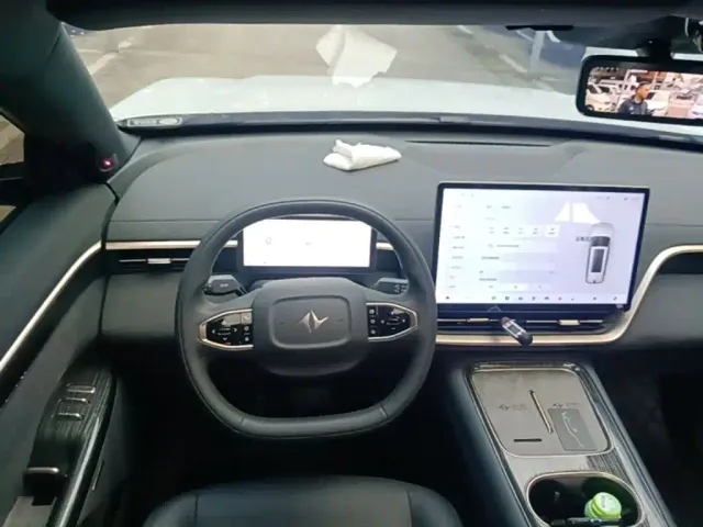 Dongfeng eπ 008 — Фото автомобиля 10