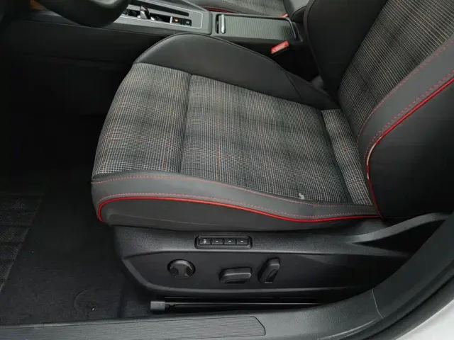Volkswagen Golf GTI — Фото автомобиля 20