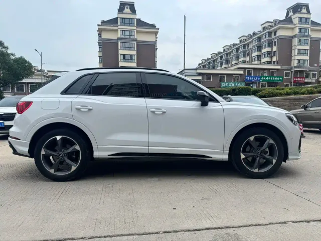 Audi Q3 — Фото автомобиля 4