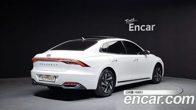 Hyundai Grandeur — Фото автомобиля 2
