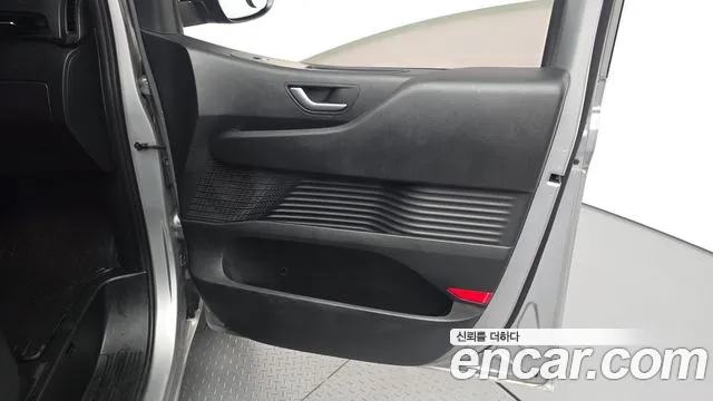 Hyundai Staria — Фото автомобиля 13