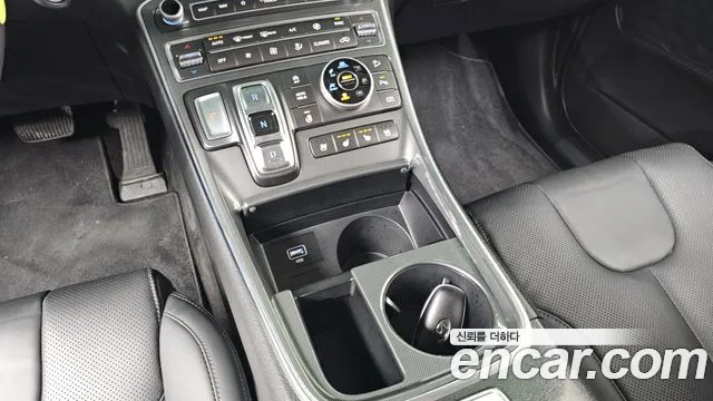 Hyundai Santafe Новый Santa Fe Бензин 2.5T 4WD — Фото автомобиля 9