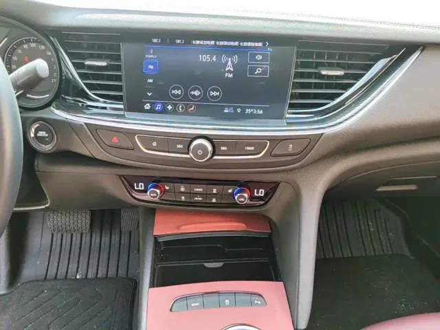 Buick Regal — Фото автомобиля 12