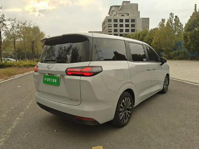 Wuling Starlight 730 — Фото автомобиля 6