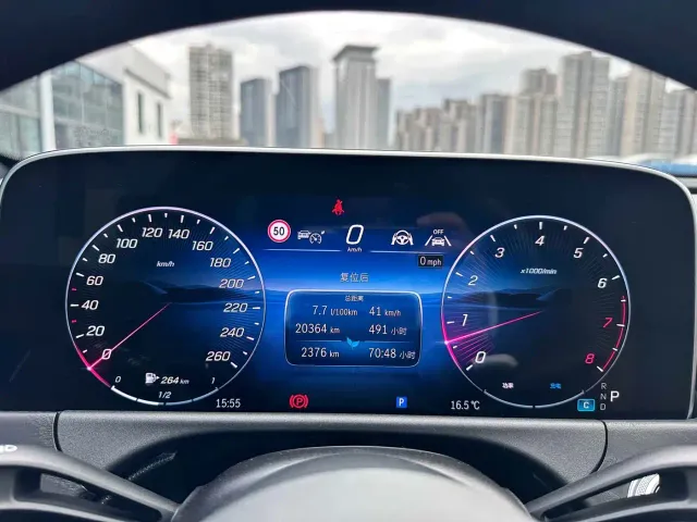 Mercedes-Benz E-Class — Фото автомобиля 10